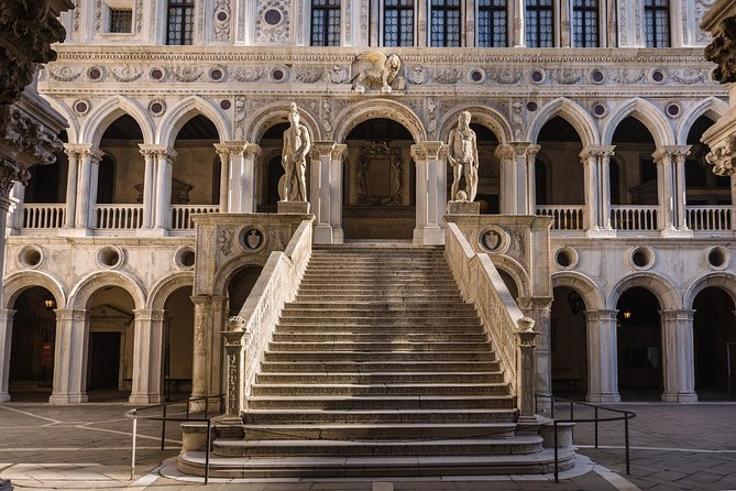 Live Guided Tour: Golden Basilica, Doges Palace & Gondola Ride - Tour Details