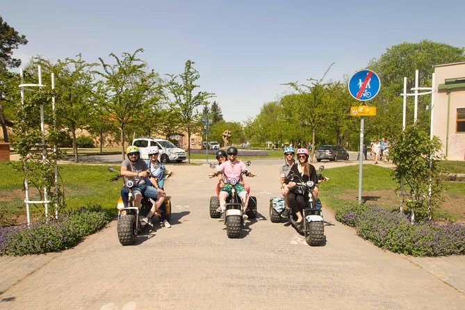 Live-Guided Trike-Harley Viewpoints Tour of Prague - Live-Guided Sightseeing: Discovering Pragues Iconic Landmarks