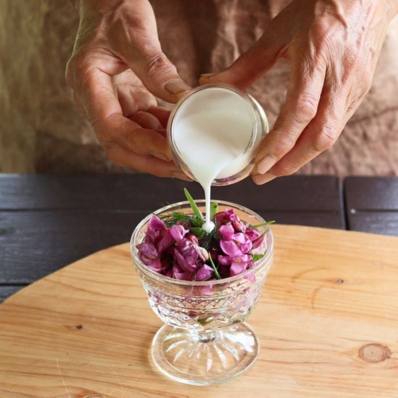 Live Like a Local: Herbal Oil Workshop & Farm Lunch - A quiet garden day outside Gwangju