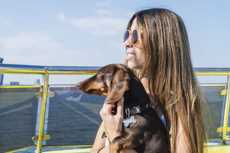 Live Music & Sunset Wooden Boat in Barcelona - Important Information