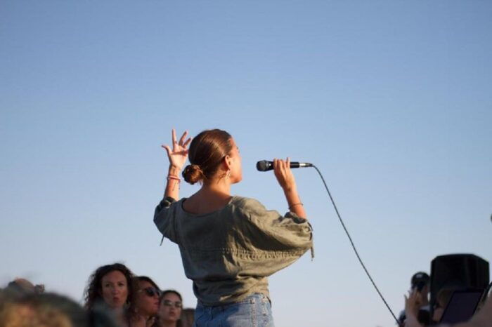 Live Music & Sunset Wooden Boat in Barcelona - Booking and Reserving Your Spot