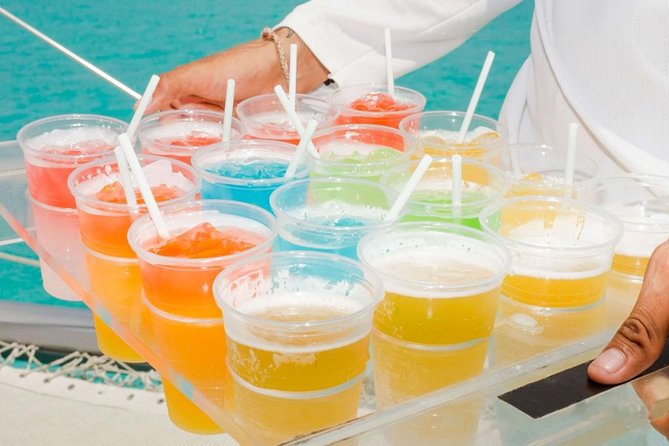 Live the Catamaran Isla Mujeres Tour in Cancun With Open Bar Included - Itinerary Highlights