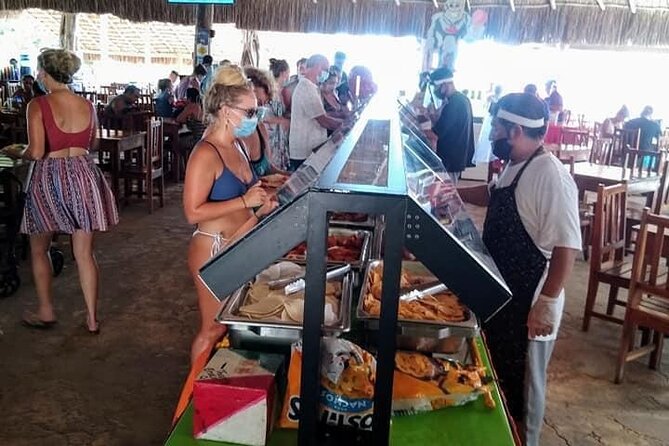 Live the Catamaran Isla Mujeres Tour in Cancun With Open Bar Included - Onboard Entertainment