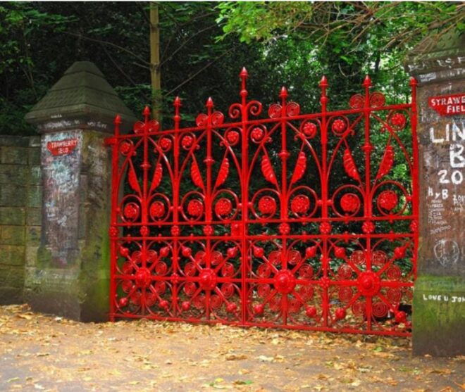 Liverpool: Beatles and Strawberry Field Digital Audio Guide - Visiting St Peters Church