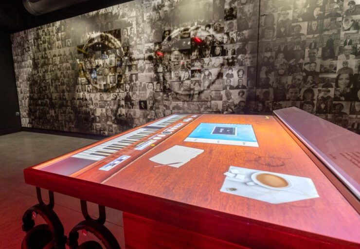 Liverpool: Beatles Bus Tour With Strawberry Field Entry - Activity Details