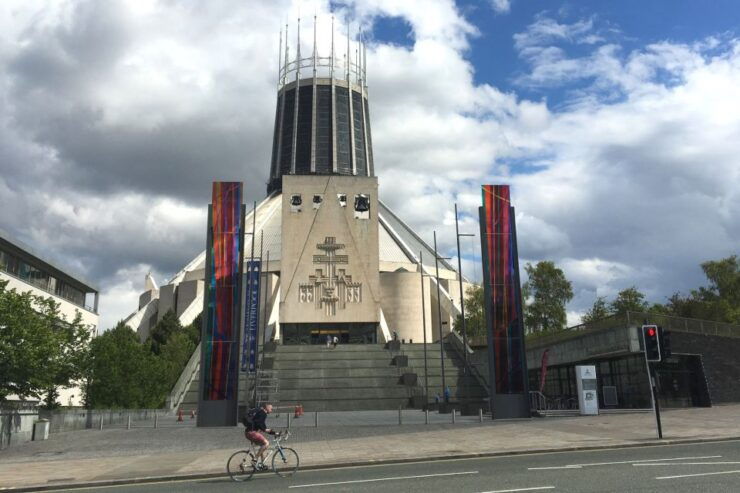Liverpool: Self-Guided City Sightseeing Treasure Hunt - Experience Highlights