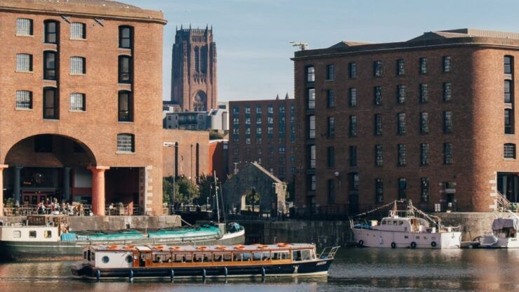 Liverpool: Self-Guided City Walk & Interactive Treasure Hunt - Experience the Adventure Playground