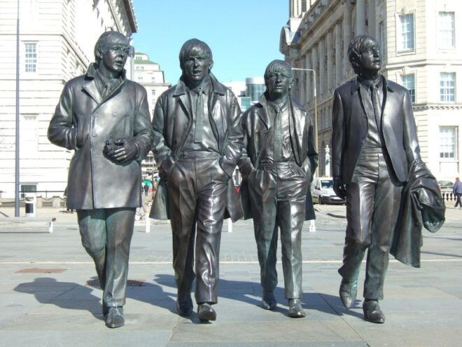 Liverpool: Self-Guided Tour of Pubs and Fab Four Landmarks - Enjoy 20% off on Food and Drinks