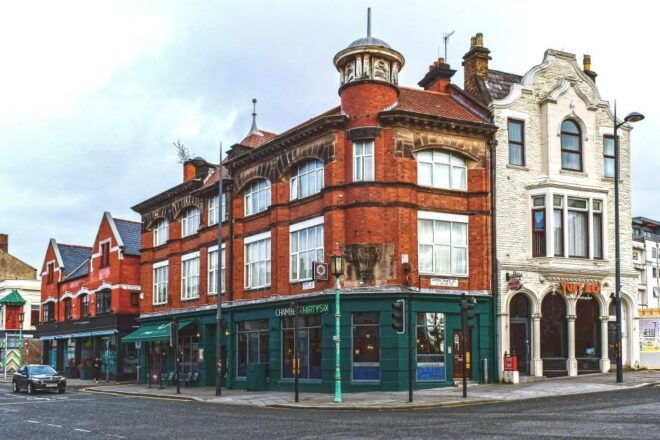 Liverpool: Self-Guided Tour of Pubs and Fab Four Landmarks - The Sum Up