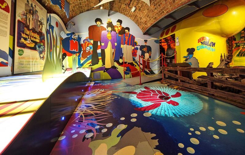 Liverpool The Beatles Story Full-Day Guided Tour - The London start: an early train and a station meet-up