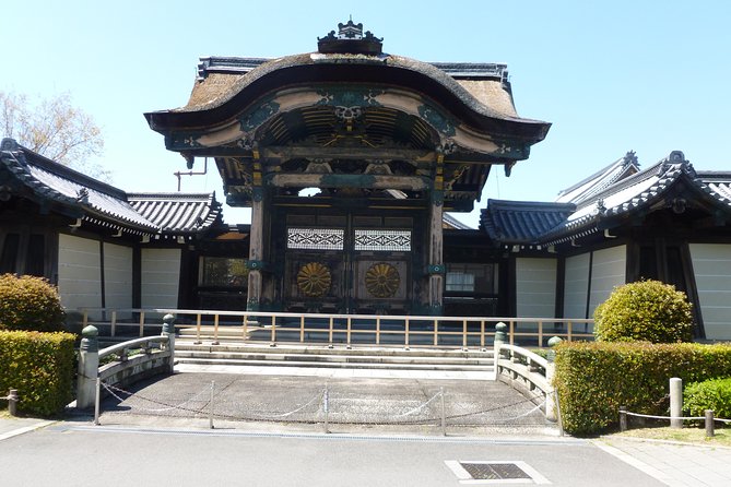 Living Buddhism - Buddhist Temples and Monasteries