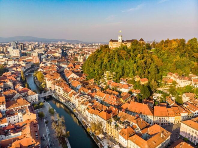 Ljubljana: 2.5h Walking Tour With Local Guide - Inclusions