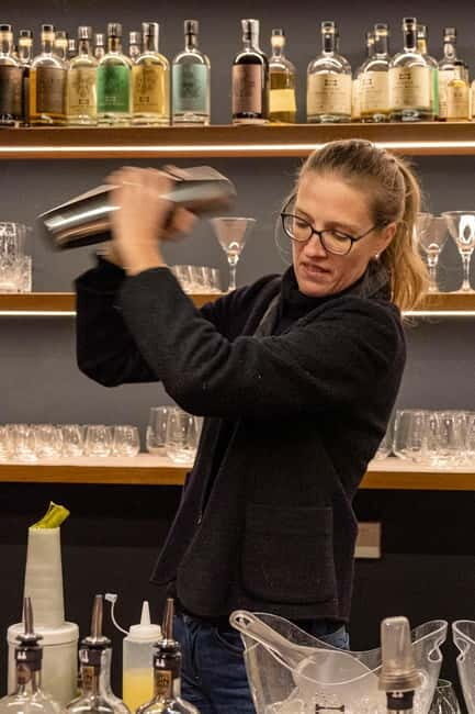 Ljubljana: Broken Bones Gin Experience with Cocktails - Discovering Ljubljana’s Only Gin and Whisky Distillery