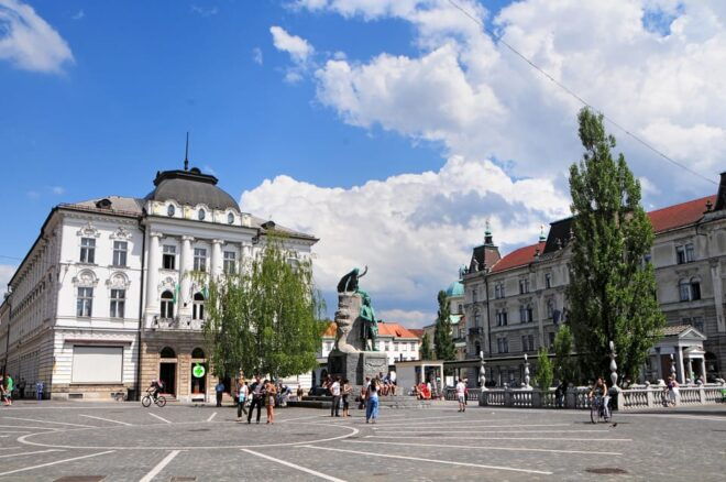 Ljubljana: Private Walking Tour of Old Town - Meeting Point and Arrival