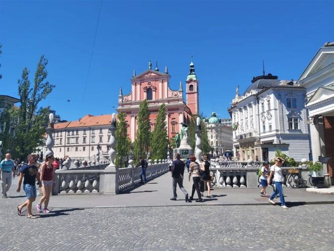 Ljubljana Sightseeing Tour by E-bikes - Itinerary and Highlights