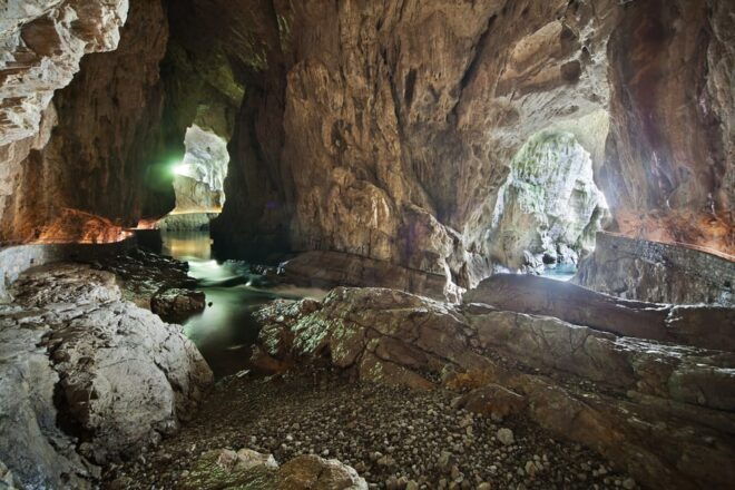 Ljubljana: Škocjan Caves, Rakov Škocjan & Marshes Tour - Lake Podpeč