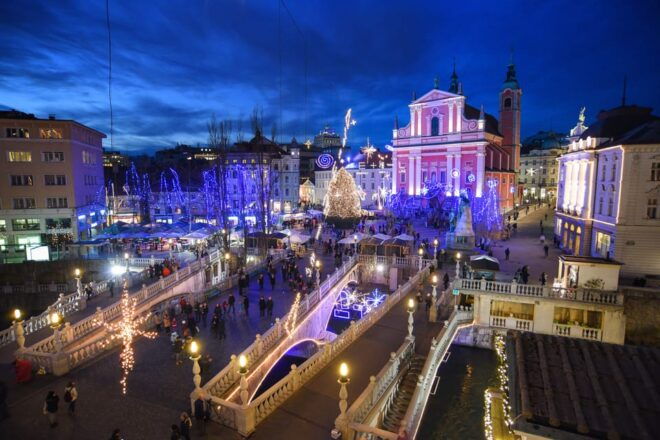 Ljubljana: Tour of the Festive Decorations - Artistic Concept