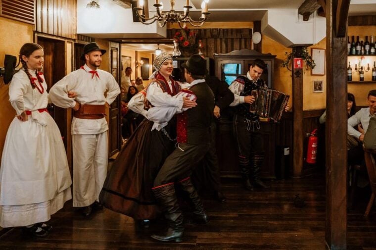 Ljubljana: Traditional Slovenian Dinner and Show - FAQ