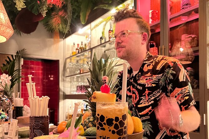 Local Bar & Izakaya Crawl in Kobe - Late-Night Hangouts for Night Owls
