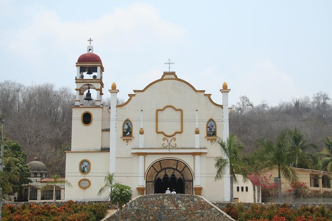 Local Experience Shopping and Sightseeing Tour - Mezcal Tasting and Visit to Bocana Beach