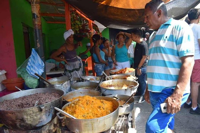 Local Immersion in the Bazurto Market - Market Overview
