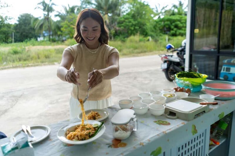 Local Krabi: Cooking Demo, Market Walk, Bamboo Raft & Fruit - The Market Walk: A Day in the Life of Locals