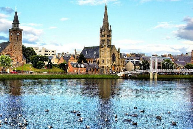 Loch Ness Inverness and Urquhart Castle - Stunning Views of Urquhart Castle