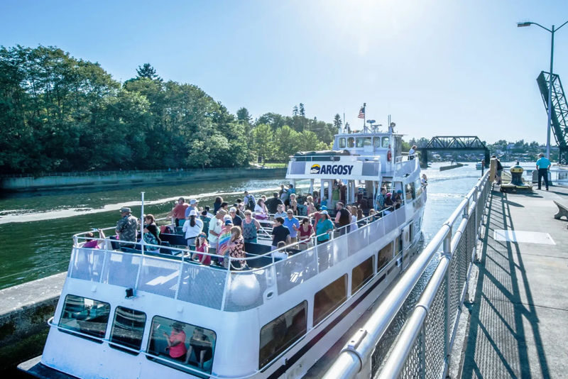 Locks Cruise from Seattle Waterfront with Live Narration - Who will enjoy this cruise most?