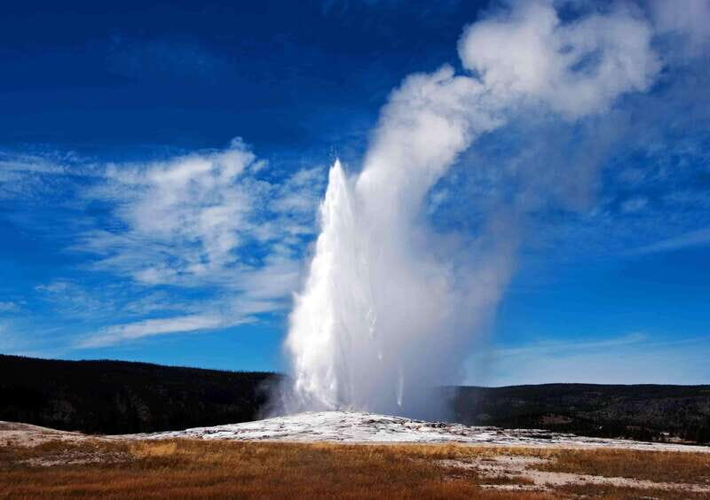 Lodging at Old Faithful Yellowstone&Grand Teton 5-Day Tour - A Deep Dive into the Experience