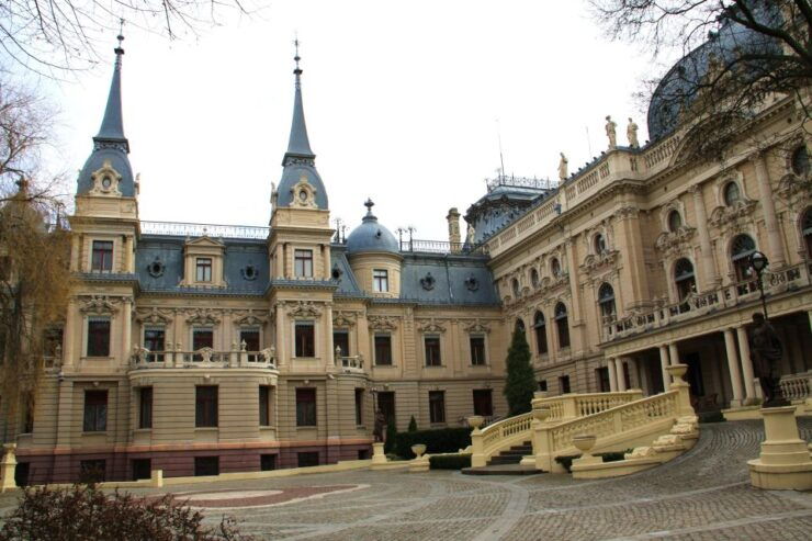 Lodz Old Town Highlights Private Walking Tour - Tour Experience