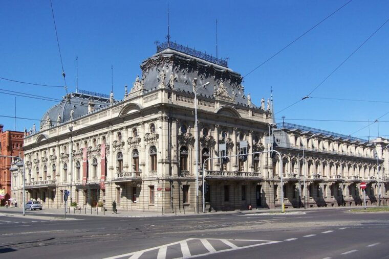 Lodz Old Town Manufaktura Highlights Private Walking Tour - The Sum Up: Is It Worth It?