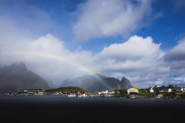 Lofoten: Private Tour for Cruise Visitors (From Leknes) - Visiting Haukland Beach and Uttakleiv