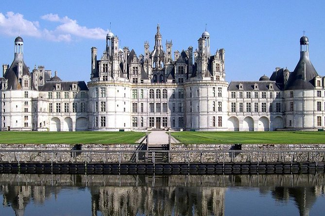 Loire Castles : Chenonceau, Cheverny, Chambord Guided Tour From Paris by Minivan - Common Questions