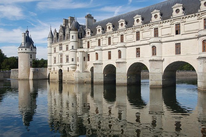 Loire Castles : Cheverny, Chenonceau, Chambord Guided Tour From Paris - Overall Ratings and Reviews