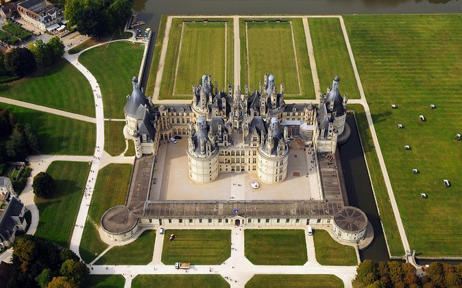 Loire Valley Castles Day Trip With Audio Guided Option From Paris - Departure and Transportation