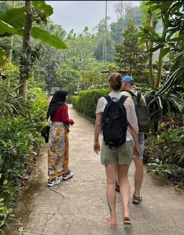 Lombok: Bonjeruk Local Village with Lunch and Workshop - Welcome and Cultural Introduction