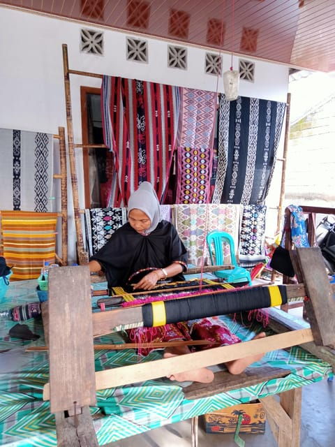 Lombok : Culture & South Beach Private Day Tour - Key Points