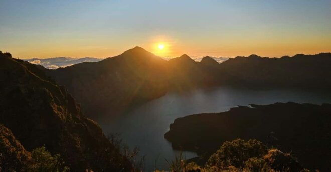 Lombok: Mount Rinjani 2D/1N Summit Trek Best Reseller - Included Services and Equipment