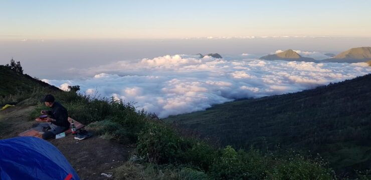 Lombok: Mount Rinjani Climbing Adventure With Local Guide - Pricing and Booking Options