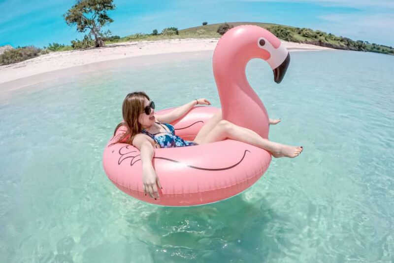 Lombok: Pink Beach, Gili Petelu & Private Snorkeling Tour - Transportation & Group Dynamics