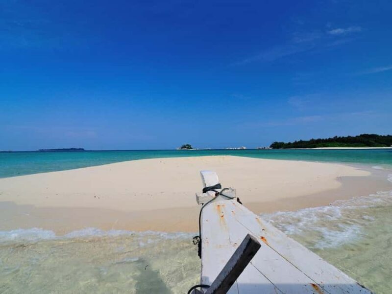 Lombok: Pink Beach Snorkeling and Picnic Tour Full Day - Snorkeling in Vibrant Waters