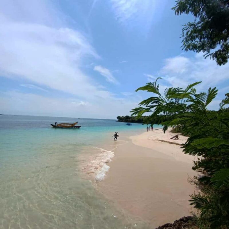 Lombok : Pink Beach Tour, Secret Gili and Snorkeling Tour - Exploring the Lombok: Pink Beach, Secret Gili and Snorkeling Tour