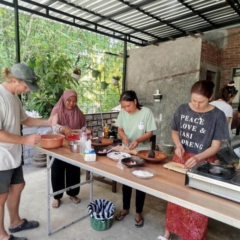 Lombok: Pottery, Coconut Oil, and Cooking Class - Who Will Love This Experience?