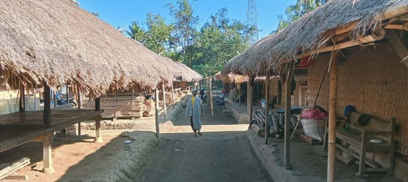 Lombok Senaru: Sasak Village, Waterfall & River Tubing Tour - Exploring Senaru: A Cultural and Natural Treasure