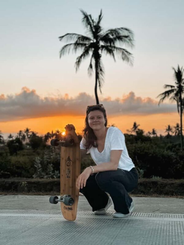 Lombok: Surf Skateboarding Lesson with Sunset View - Who Should Try This?