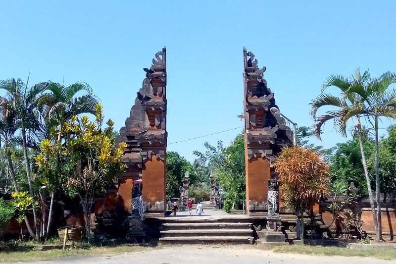 Lombok Tengah Danial Online Half-Day Private Tour - A day trip into Mataram, not just a beach transfer