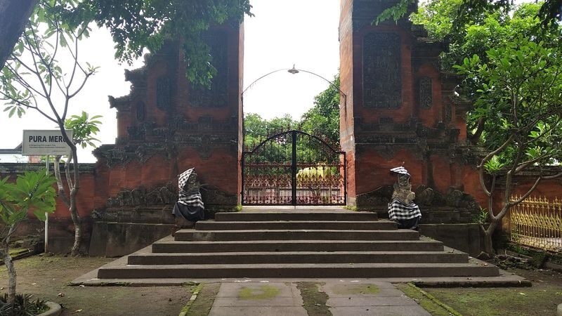 Lombok Tengah Danial Online Half-Day Private Tour - Meru Temple and the older religious sites