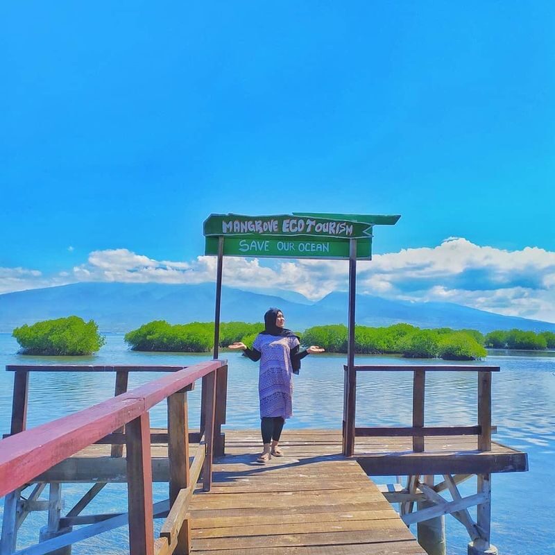 Lombok Tengah Full-Day Private Tour - A private boat and a guide make logistics easier
