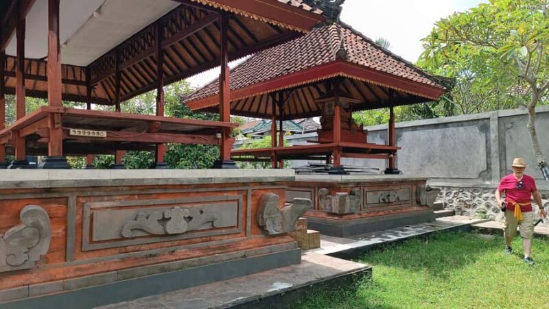 Lombok: The land and the Sasak people of Lombok | Waterfall, water castle - Frequently Asked Questions (FAQs)