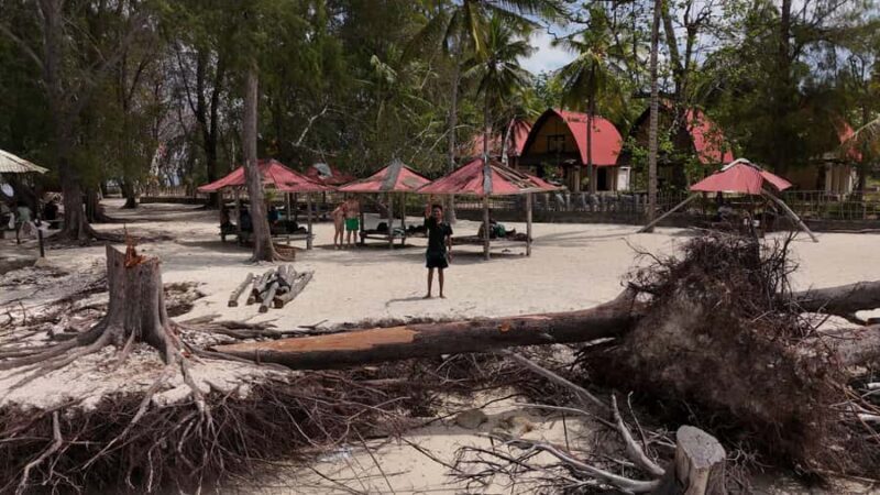 Lombok: Waterfall, Beach, and Weaving Village Day Trip - Good To Know